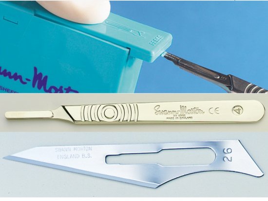 Swann Morton 100 No26 Blades and 1 x No 4 Stainless Steel Handle and 1 x Blade Remover Unit