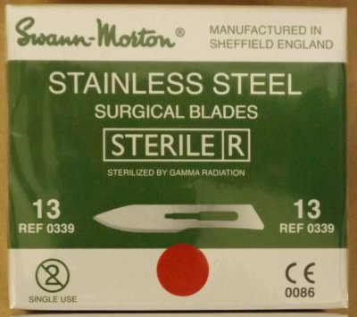 Box of 100 No13 Stainless Steel Blades SM ref 0339 out of date. CLR 3027