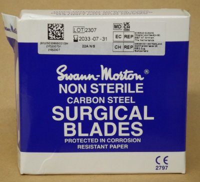 No 22A Non Sterile Carbon Steel Scalpel Blade Damaged box Swann Morton Product No 0109 CLR 3037