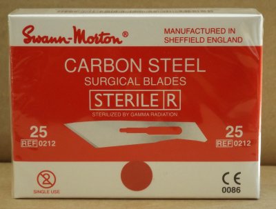  2 Boxes of 100 Swann Morton No25 Sterile Blades ref 0212 out of date CLR 2081